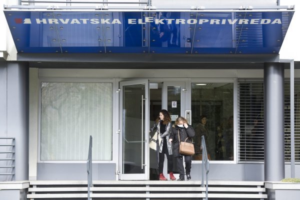 Zgrada HEP-a u Vukovarskoj ulici u Zagrebu, u kojoj radi djelatnik koji je pozitivan na koronavirus