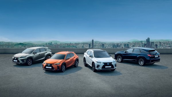 Lexus SUV - paleta modela (2019.): NX, UX, RX i LX (slijeva nadesno)