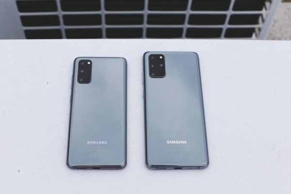 Samsung Galaxy S20 i Samsung Galaxy S20+