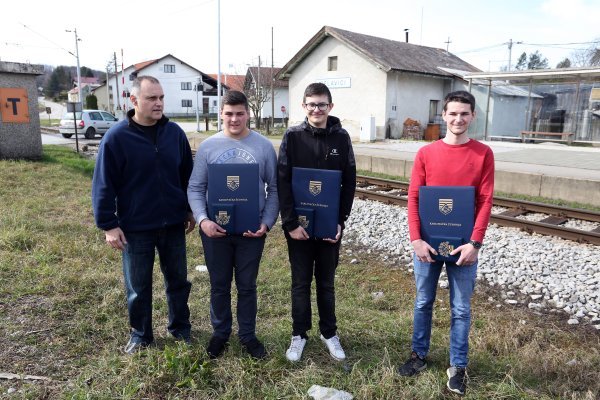 Karlovački župan trojici mladića iz Belavića uručio Medalje župana za hrabrost