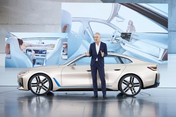 BMW Concept i4, Adrian van Hooydonk, šef dizajna BMW grupe