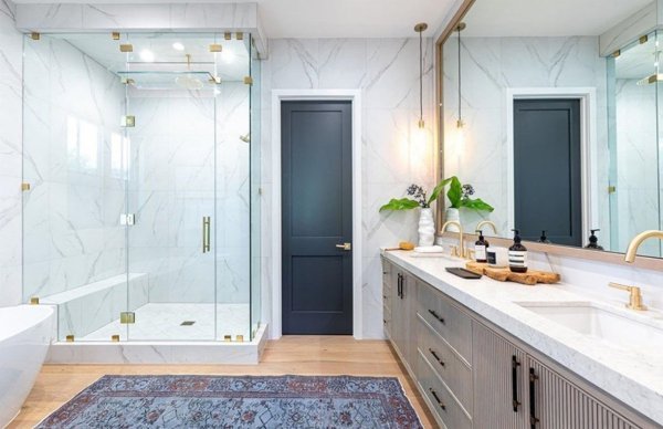 Dom Melisse McCarthy