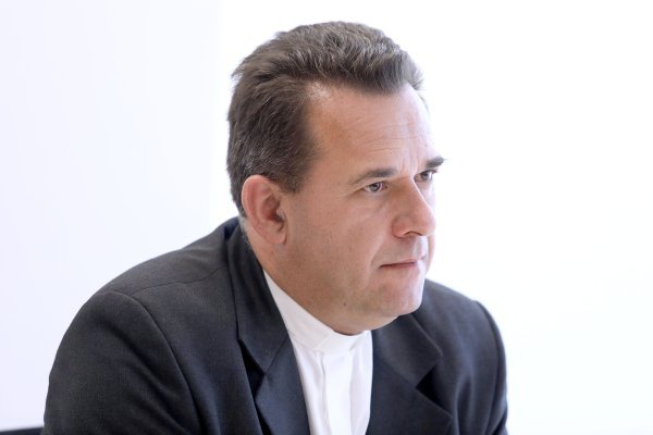 Iustitia et pax, nadbiskup Đuro Hranić i Vladimir Dugalić