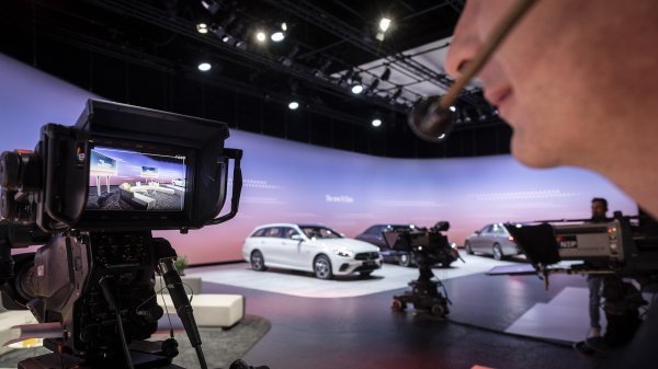 Mercedes-Benz digitalna press konferencija