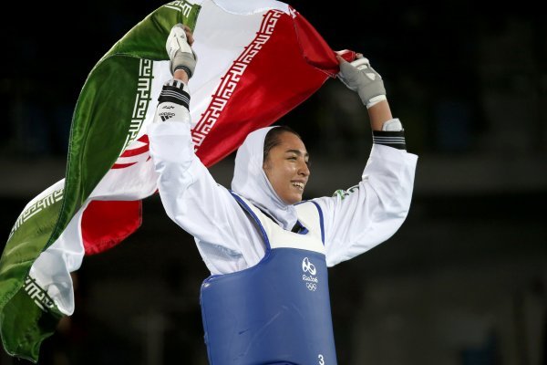 Kimia Alizadeh pod zastavom Irana osvojila je na Olimpijskim igrama u Rio de Janeiru brončanu medalju u kategoriji do 57 kilograma