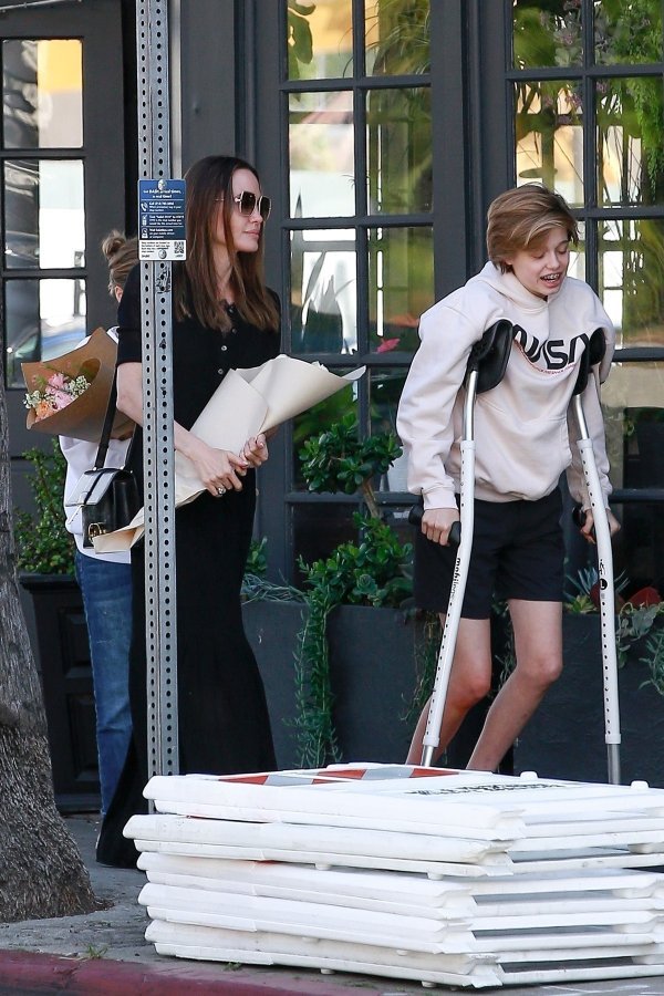 Angelina Jolie s djecom