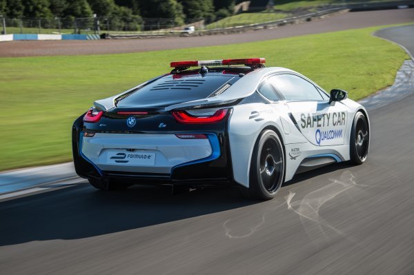 BMW i8 Coupé kao FIA Safety Car na utrkama Formule E