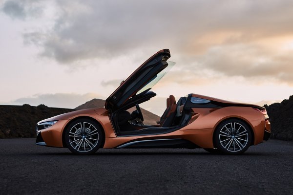 BMW i8 Roadster (2018.)