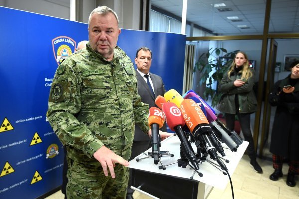 Boris Zdilar, zadužen za vojno zdravstvo, izvijestio je o virusu unutar Oružanih snaga kao predstavnik njihovog specijaliziranog dijela