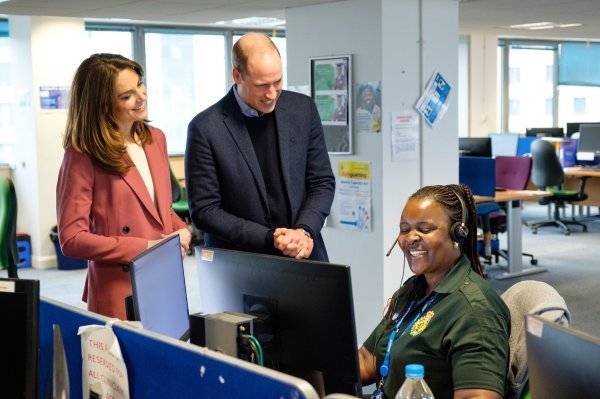 Kate Middleton i princ William posjetili call centar u Velikoj Britaniji