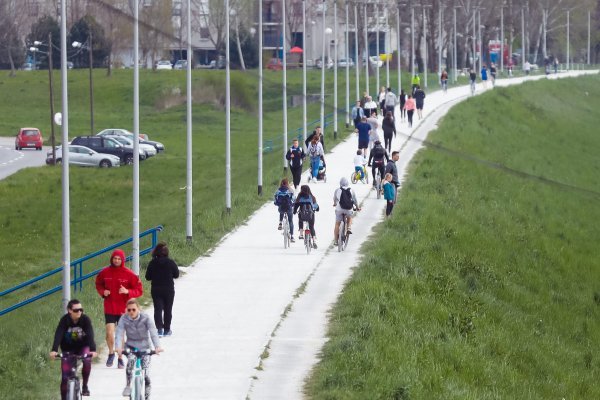 Zagreb: Unatoč preporukama da ne izlaze iz stanova pojedini građani šeću Bundekom