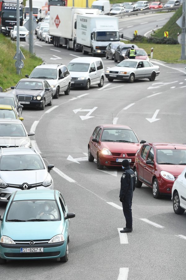 Gužva na rotoru Bilice na ulazu u Split