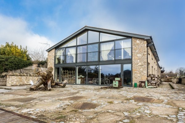 Štala pretvorena u moderan obiteljski dom