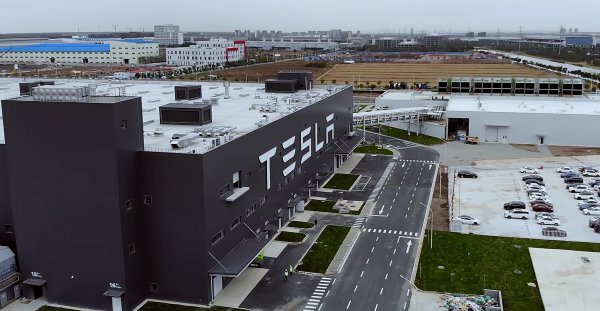 Tesla Gigafactory 3 u Kini