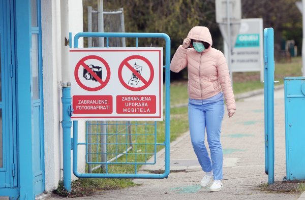 Opća bolnica u Karlovcu zabranila fotografiranje i korištenje mobitela