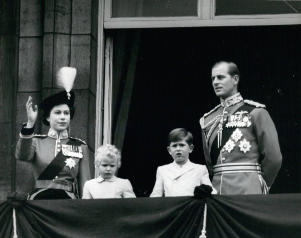 Kraljica Elizabeta II, princeza Anne, princ Charles, princ Philip