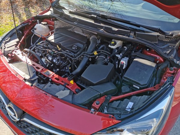 Opel Astra GS Line F1.2SHT MT6