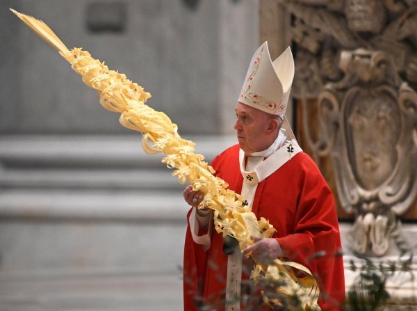 Papa Franjo predvodio svetu misu na Cvjetnicu u Vatikanu