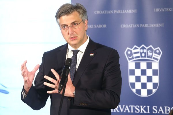 Plenković je održao konferenciju prije glasovanja o Vladinom paketu mjera za pomoć gospodarstvu