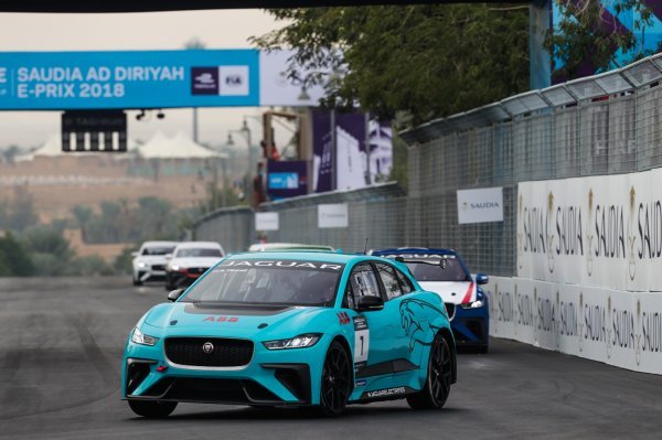 Salvador Duran vozi utrke Jaguar I-PACE eTROPHY