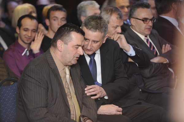 Ivan Škaričić i Tomislav Karamarko 2014. na proslavi 24. obljetnice osnutka omiškoga HDZ-a 