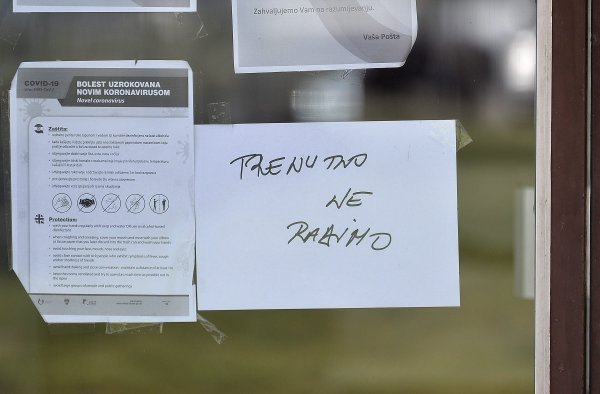 Zatvorena pošta u Zapruđu nakon ulaska žene oboljele od koronavirusa