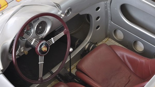 Volan u modelu Porsche Type 550 Spyder (1954.)