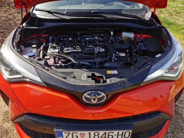 Toyota C-HR Launch Edition 2.0 Hybrid Dynamic Force