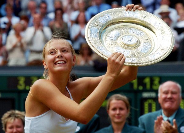 Marija Šarapova kao pobjednica Wimbledona 2004. godine
