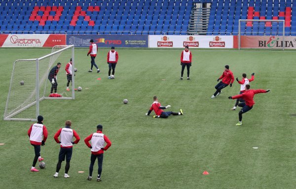 Trening nogometaša Minska u Bjelorusiji gdje se igra nogometno prvenstvo