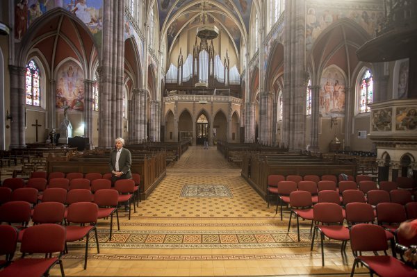 Osječka konkatedrala ovaj Uskrs ostala je prazna zbog virusa korone