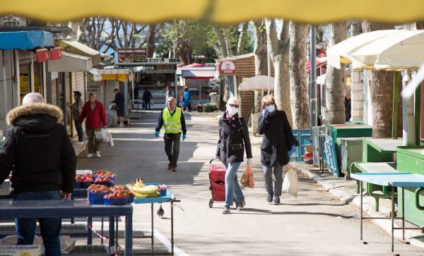 Vrgoračke jagode na splitskom pazaru