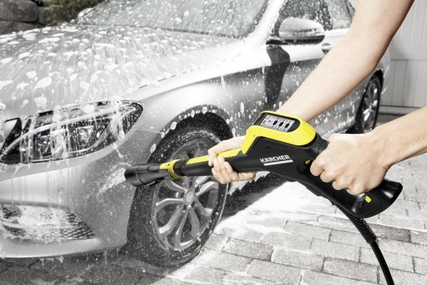 Temeljito operite svoj automobil prije nego se vratite na cestu