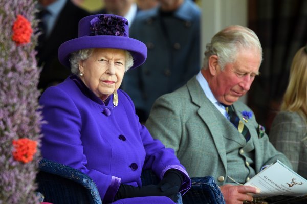 Kraljica Elizabeta i njezin nasljednik, princ Charles