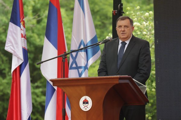 Donja Gradina: Dodik pozvao Srbe da zbog Jasenovca podupiru RS