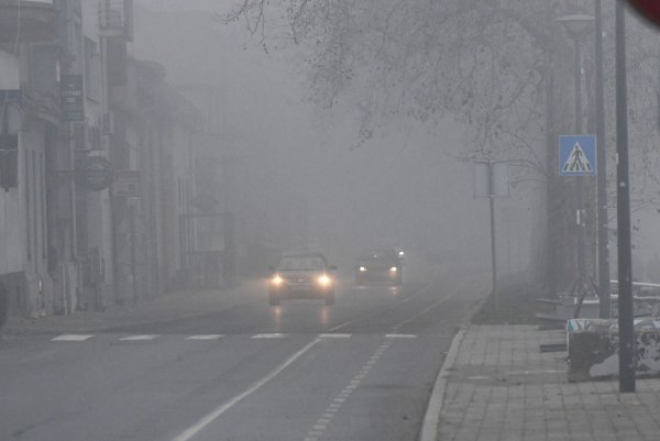 Zagađenje zraka uzrokovano je i velikim brojem automobila na cesti