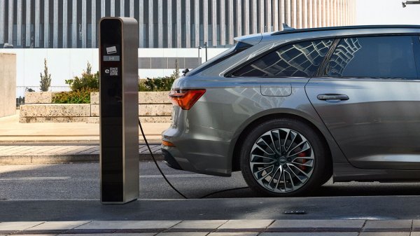 Audi A6 Avant 55 TFSI e quattro