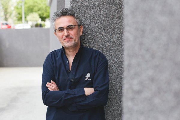 Ima tu sreću da z razliku od mnogih, može biti u obiteljskom stanu i raditi