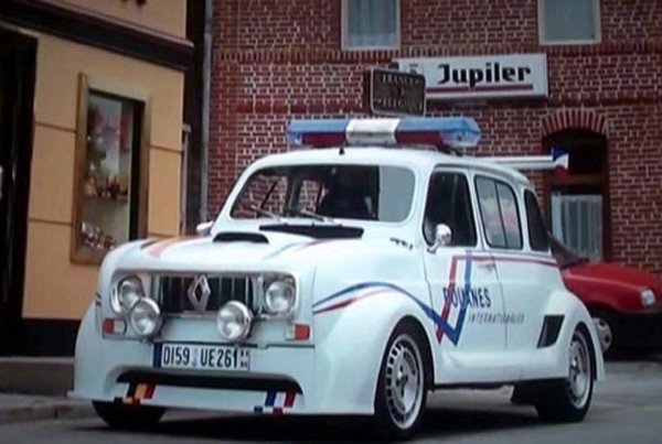 Renault 4 sa 140 KS u filmu 'Ništa za prijaviti'