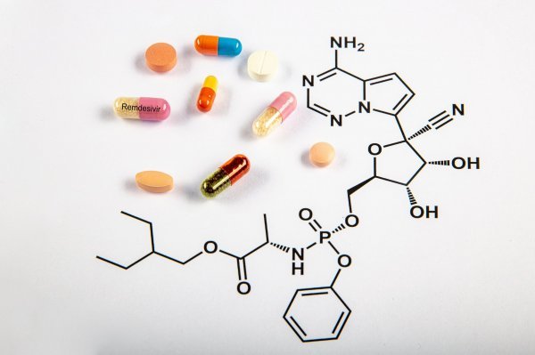 Kemijska formula remdesivira