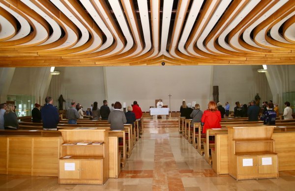 Split: Održano misno slavlje prema uputama Hrvatskog zavoda za javno zdravstvo