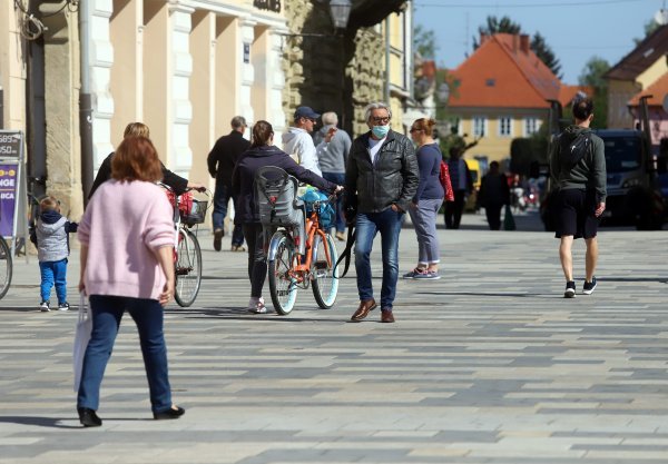 Popuštanjem mjera sve je više ljudi je na ulicama