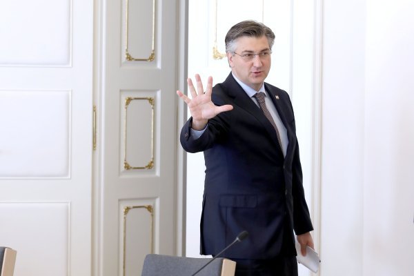 Andrwj Plenković s predstavnicima Hrvatske vatrogasne zajednice
