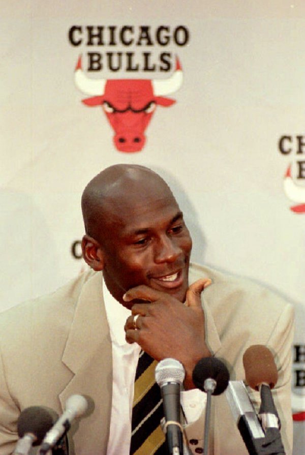 Na tiskovnoj konferenciji 6. listopada 1993. Michael Jordan je najavio umirovljenje, rekavši kako je dostigao vrhunac svoje karijere i da nema više što dokazivati u košarci