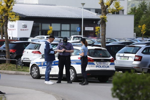 Bomba u Porsche servisu