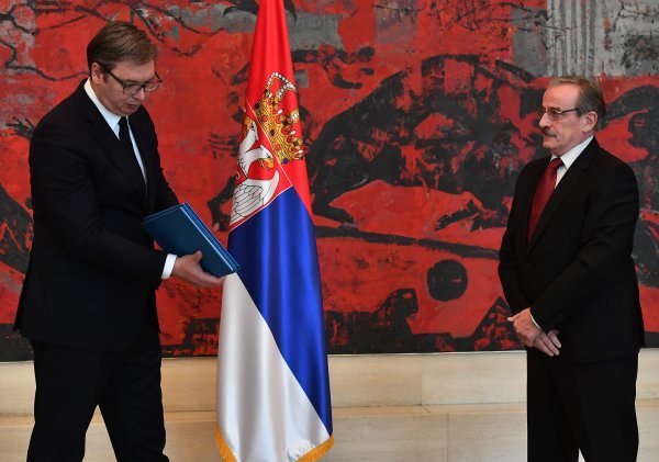 Aleksandar Vučić, Hidajet Biščević