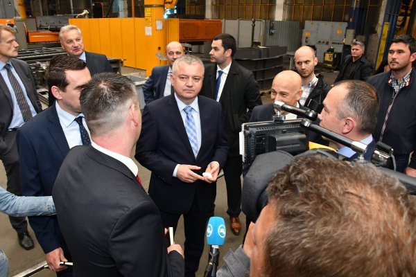 Ministar Darko Horvat u radnom posjetu Đuro Đaković Grupi