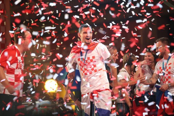 Dejan Lovren na dočeku Vatrenih na središnjem gradskom trgu u Zagrebu nakon SP-a 2018. godine