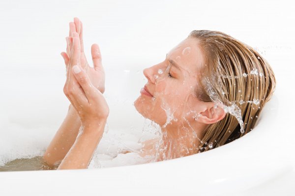 Kremu na lice uvijek nanosite nakon umivanja.