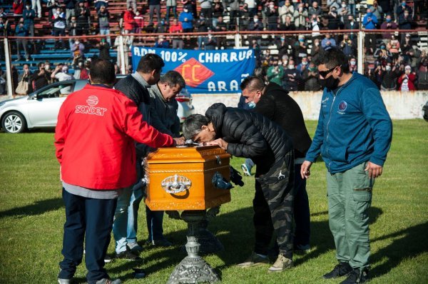 Tomas Felipe 'Trinche' Carlovich - komemoracija u Rosariju